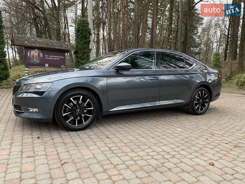 Лифтбек Skoda Superb 2016 в Дрогобыче