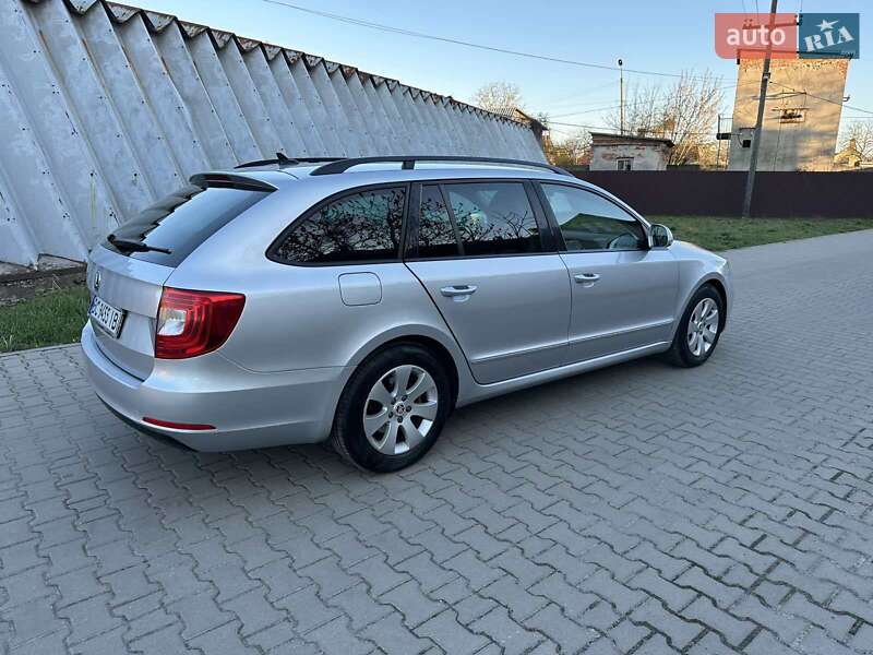 Универсал Skoda Superb 2013 в Львове