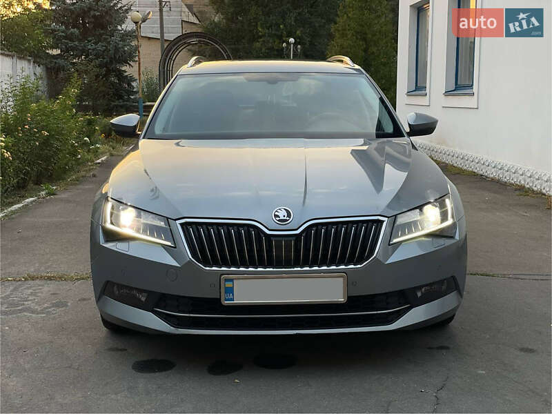 Универсал Skoda Superb 2017 в 