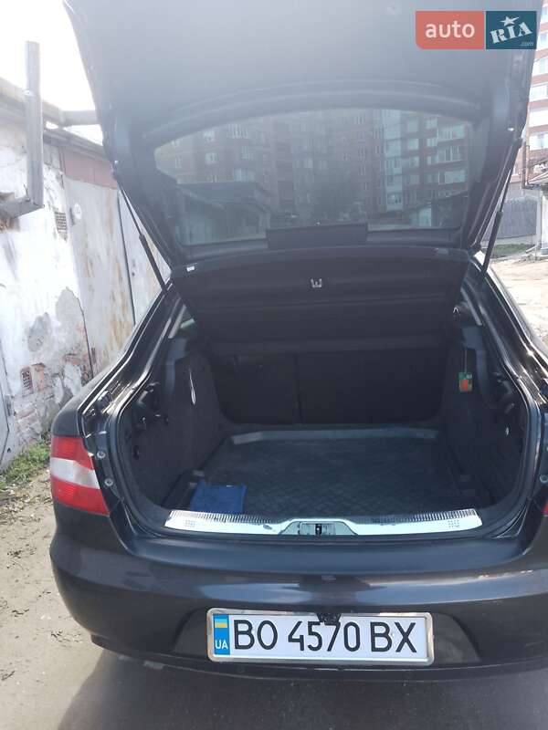 Лифтбек Skoda Superb 2011 в Тернополе
