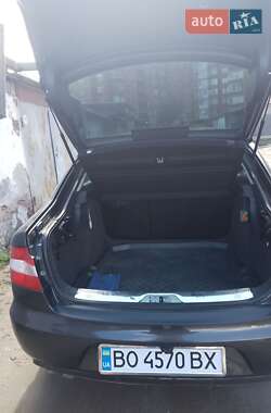 Лифтбек Skoda Superb 2011 в 