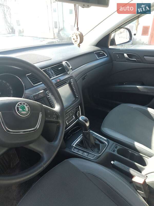 Лифтбек Skoda Superb 2011 в Тернополе