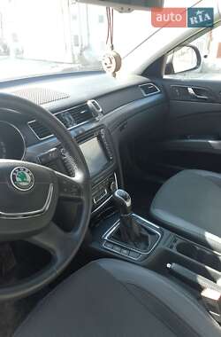 Лифтбек Skoda Superb 2011 в 