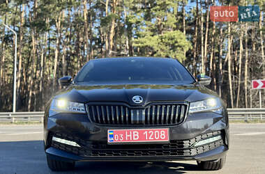Універсал Skoda Superb 2021 в 