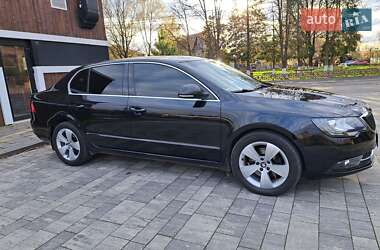 Лифтбек Skoda Superb 2014 в 