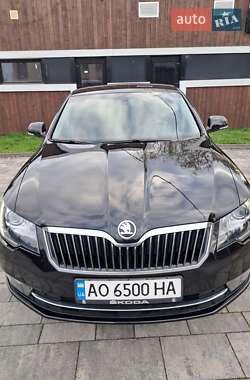 Лифтбек Skoda Superb 2014 в 