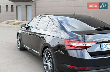 Лифтбек Skoda Superb 2016 в 