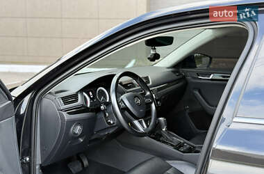 Лифтбек Skoda Superb 2016 в 