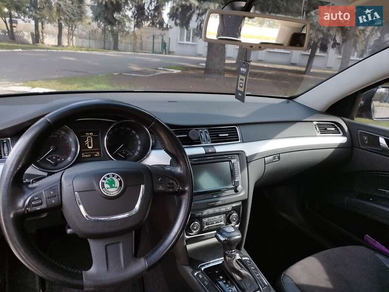 Универсал Skoda Superb 2011 в Каменском