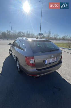 Універсал Skoda Superb 2012 в 