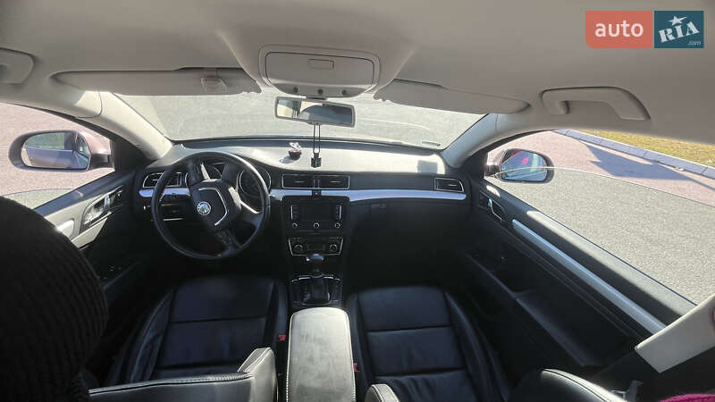 Универсал Skoda Superb 2012 в Звягеле