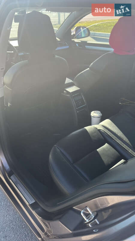 Универсал Skoda Superb 2012 в Звягеле