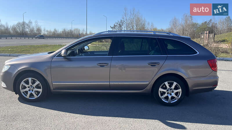 Универсал Skoda Superb 2012 в Звягеле