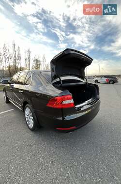 Лифтбек Skoda Superb 2013 в 