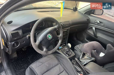 Ліфтбек Skoda Superb 2004 в 