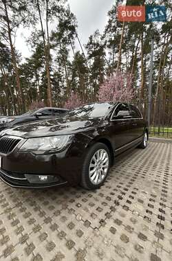 Лифтбек Skoda Superb 2013 в 