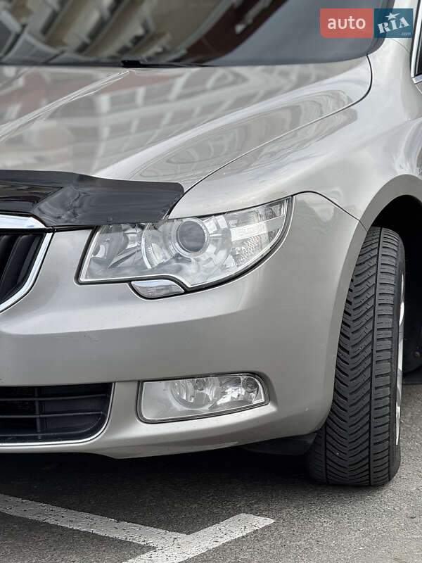 Ліфтбек Skoda Superb 2013 в Умані