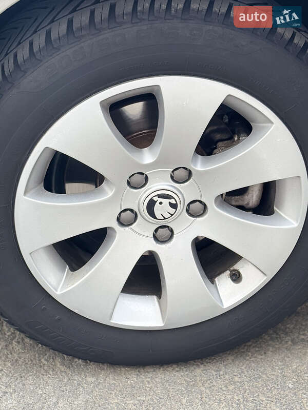 Ліфтбек Skoda Superb 2013 в Умані