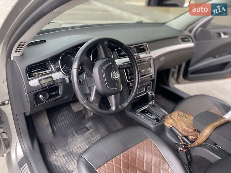 Ліфтбек Skoda Superb 2013 в Умані