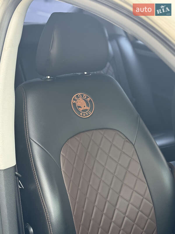 Ліфтбек Skoda Superb 2013 в Умані
