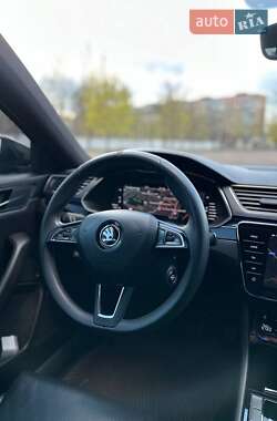 Лифтбек Skoda Superb 2016 в 