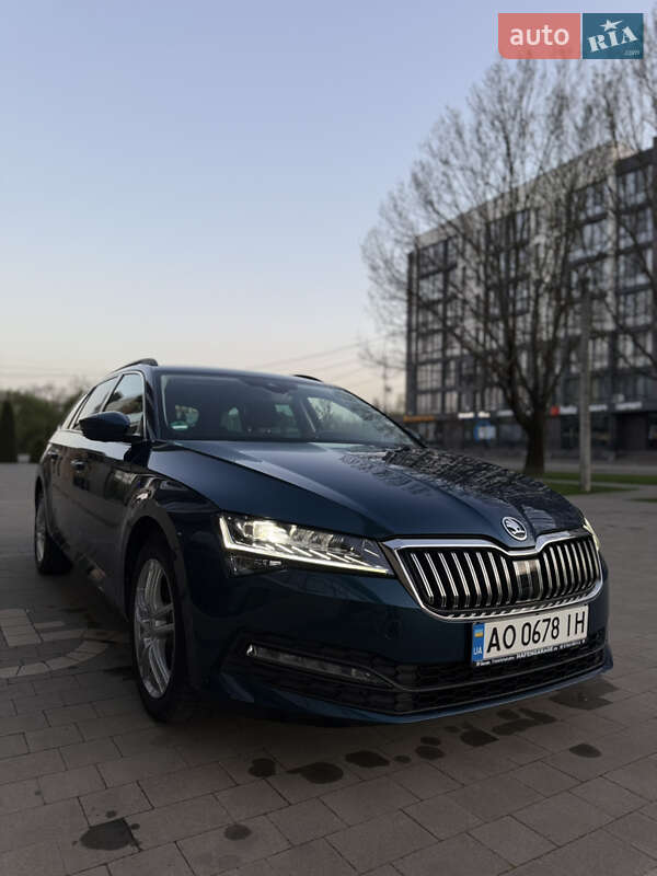 Універсал Skoda Superb 2022 в Ужгороді