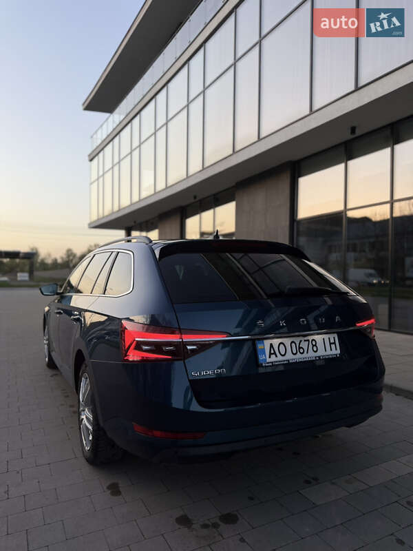 Універсал Skoda Superb 2022 в Ужгороді