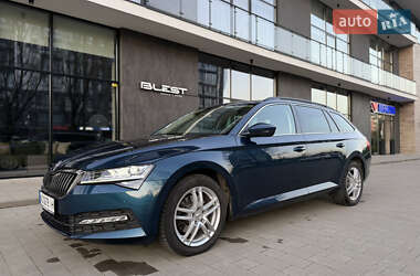 Универсал Skoda Superb 2022 в 