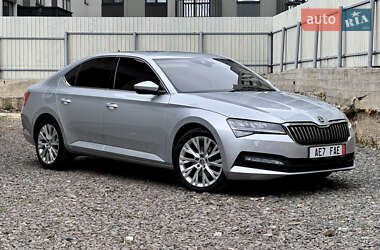 Лифтбек Skoda Superb 2022 в 