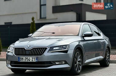 Лифтбек Skoda Superb 2016 в 