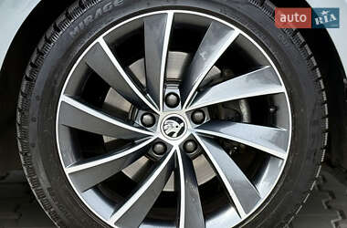Лифтбек Skoda Superb 2016 в 
