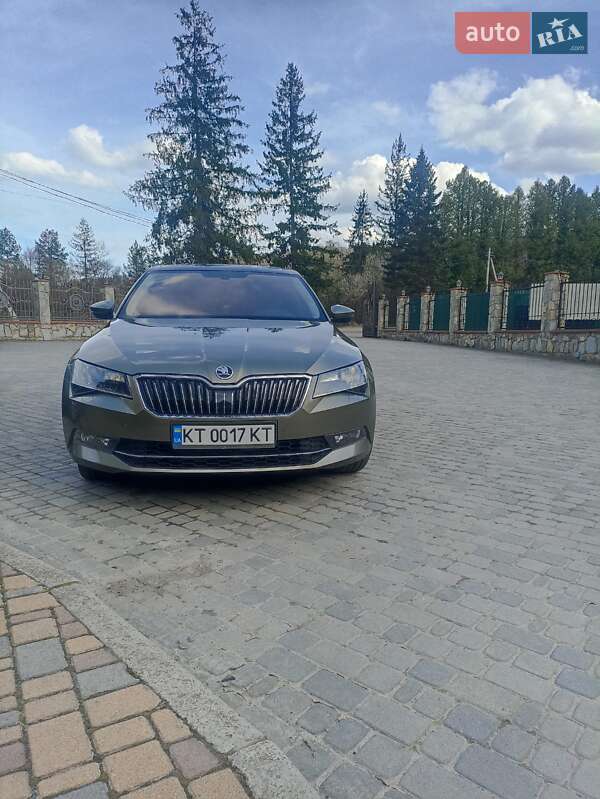 Лифтбек Skoda Superb 2016 в Яремче