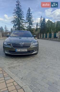 Лифтбек Skoda Superb 2016 в 