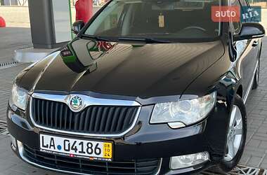 Лифтбек Skoda Superb 2013 в 