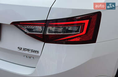 Универсал Skoda Superb 2018 в 