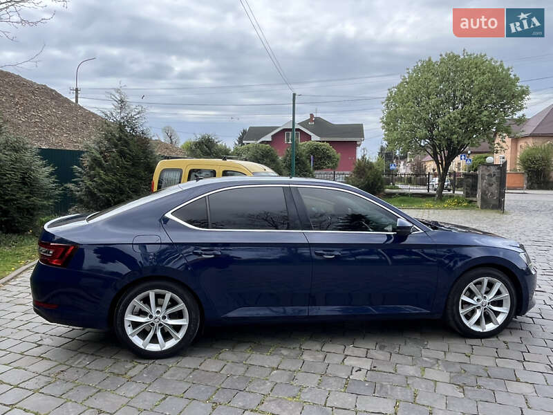 Лифтбек Skoda Superb 2017 в Мукачево