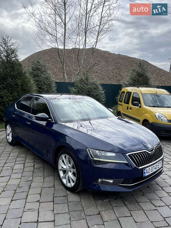 Лифтбек Skoda Superb 2017 в Мукачево