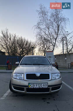 Лифтбек Skoda Superb 2004 в 