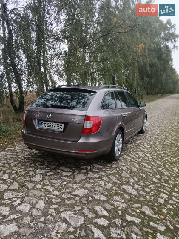 Универсал Skoda Superb 2012 в Волочиске