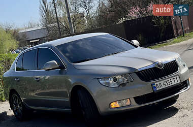 Лифтбек Skoda Superb 2012 в 