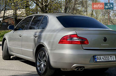 Лифтбек Skoda Superb 2012 в 