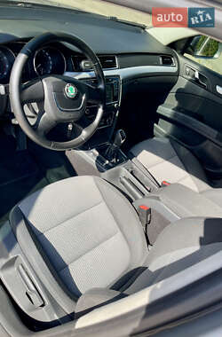 Лифтбек Skoda Superb 2012 в 