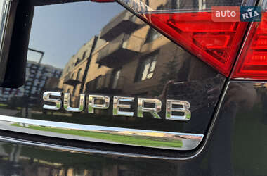 Лифтбек Skoda Superb 2014 в 
