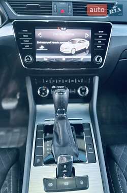 Лифтбек Skoda Superb 2019 в 