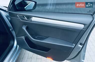 Лифтбек Skoda Superb 2019 в 