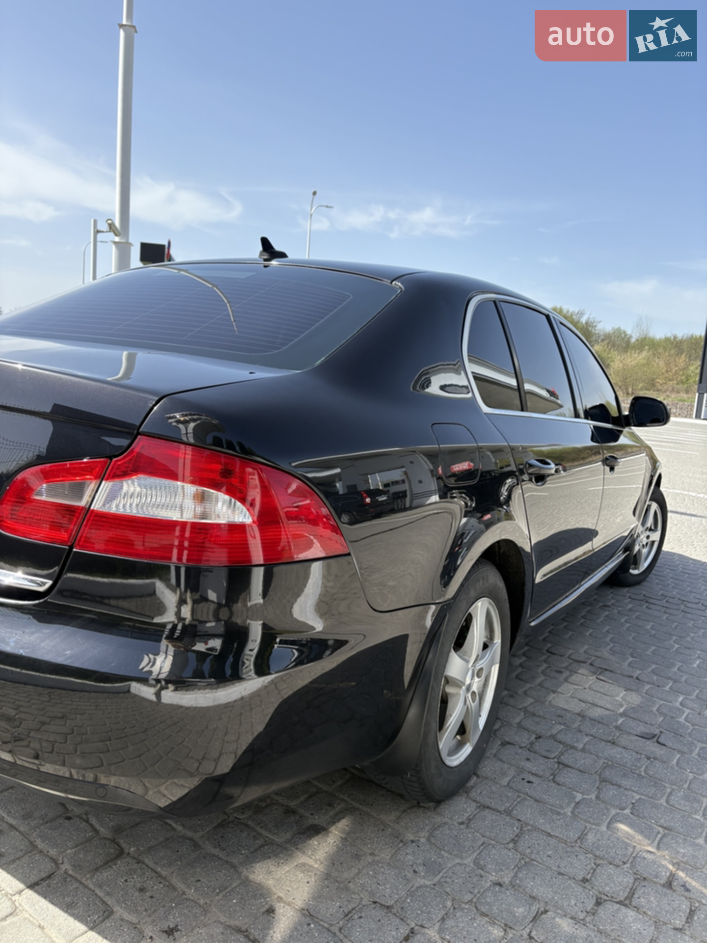 2010 Skoda Superb - мініатюра 4