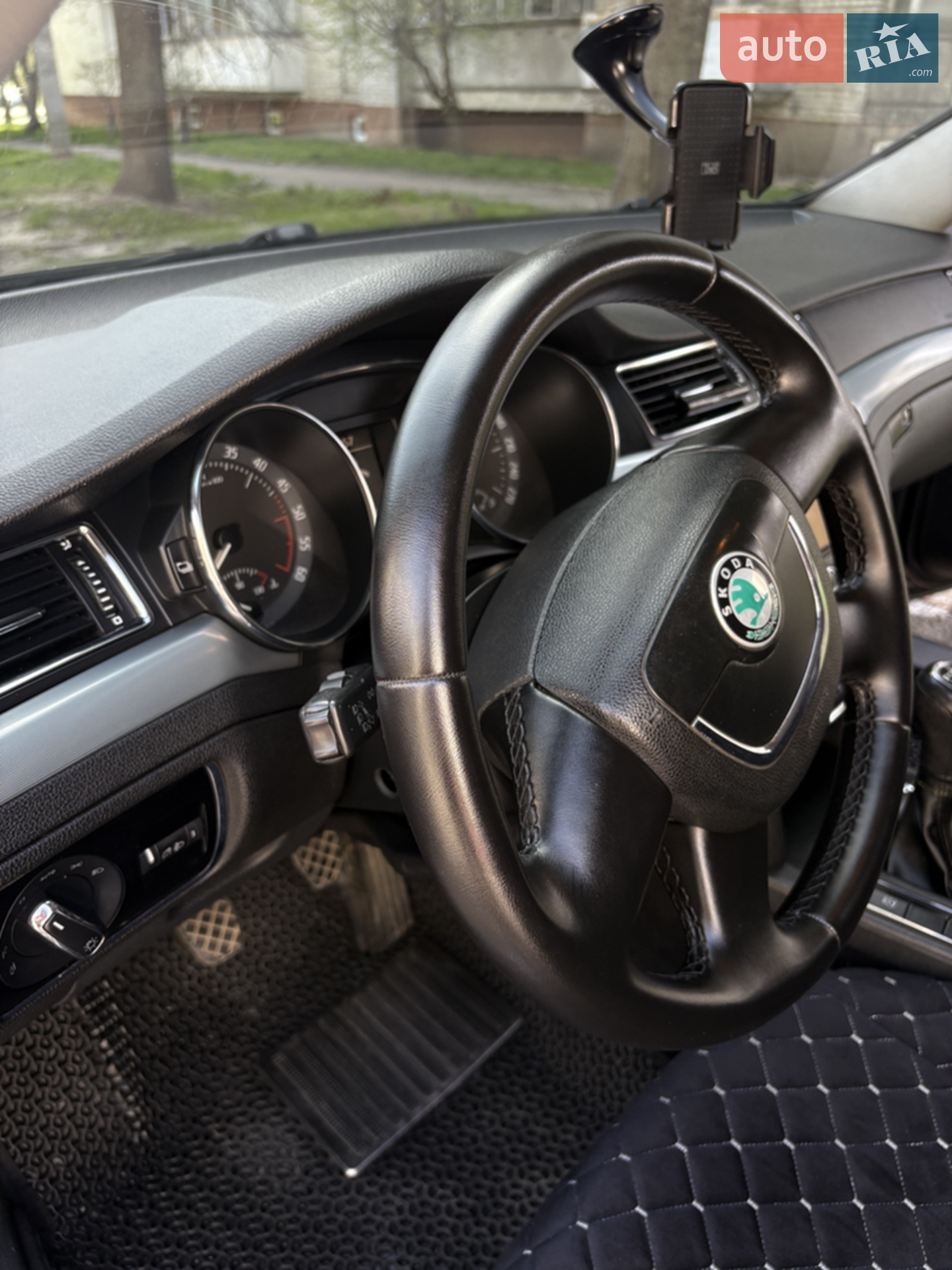 2010 Skoda Superb - мініатюра 11