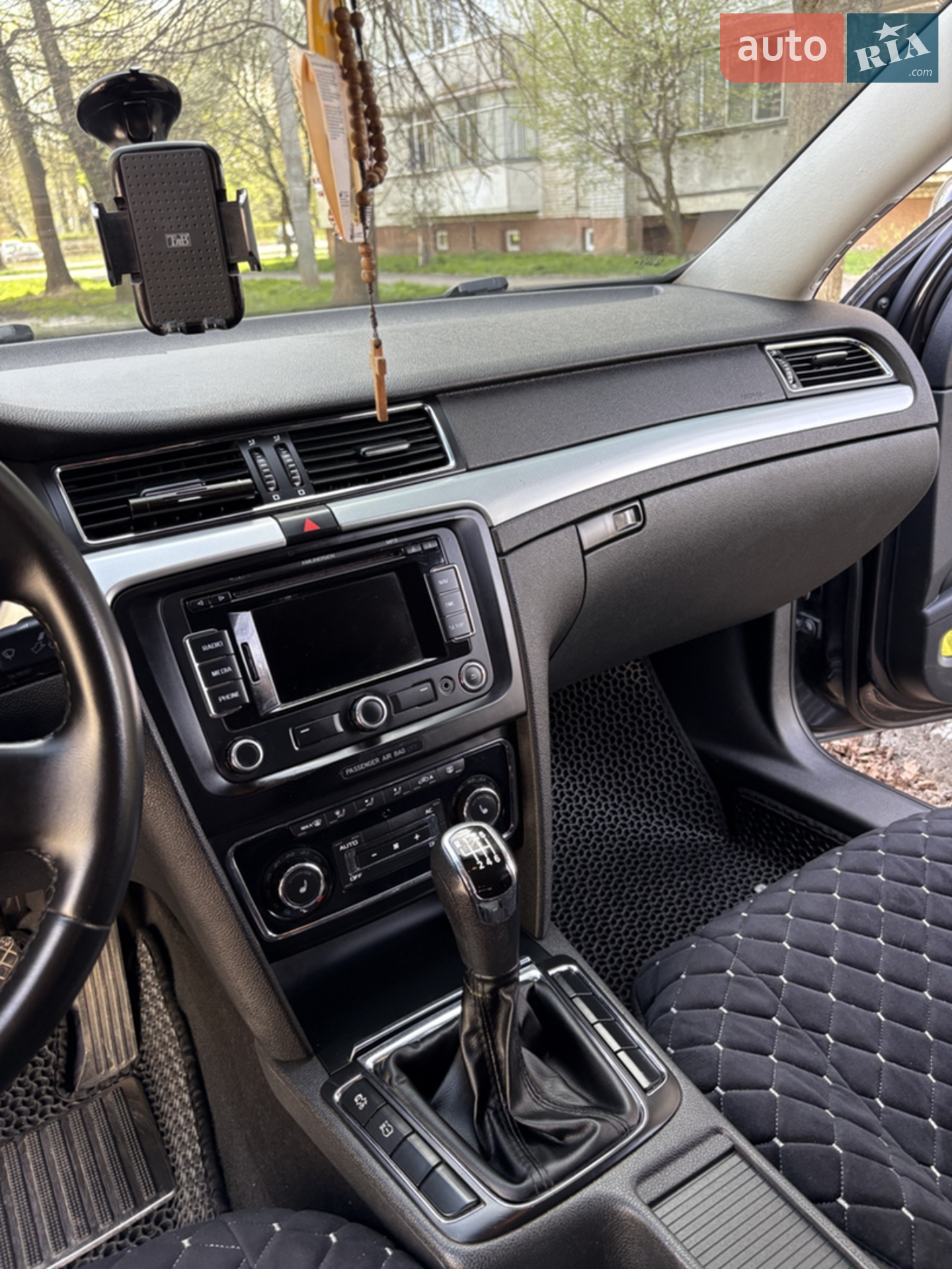2010 Skoda Superb - мініатюра 17