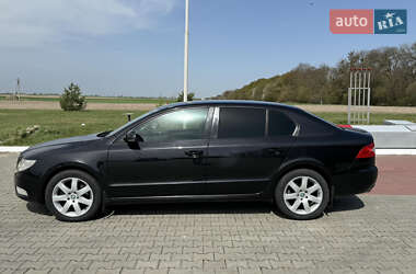 Лифтбек Skoda Superb 2012 в 