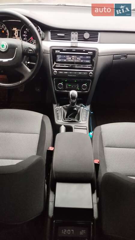 Лифтбек Skoda Superb 2011 в Львове